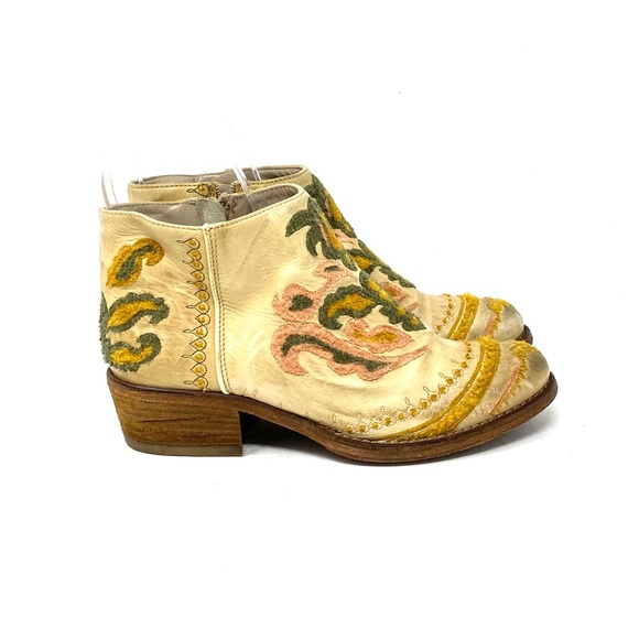 Bryan Blake Booties - Picture 3 of 8